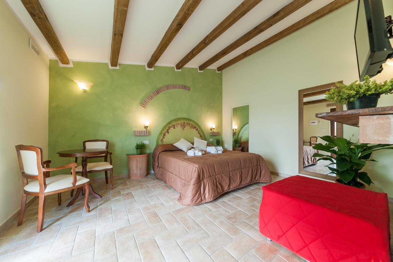 El Molino Agriturismo Фонтебланда Экстерьер фото